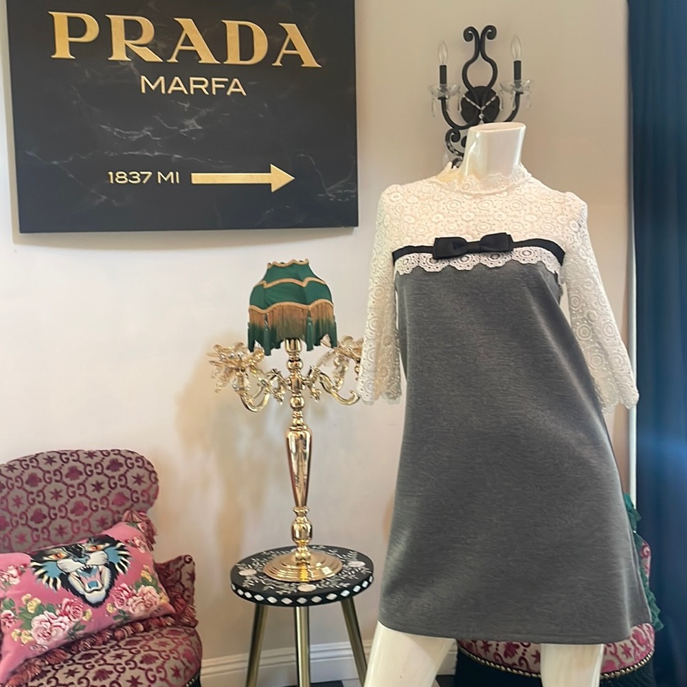 Women’s gray and white baby doll dress